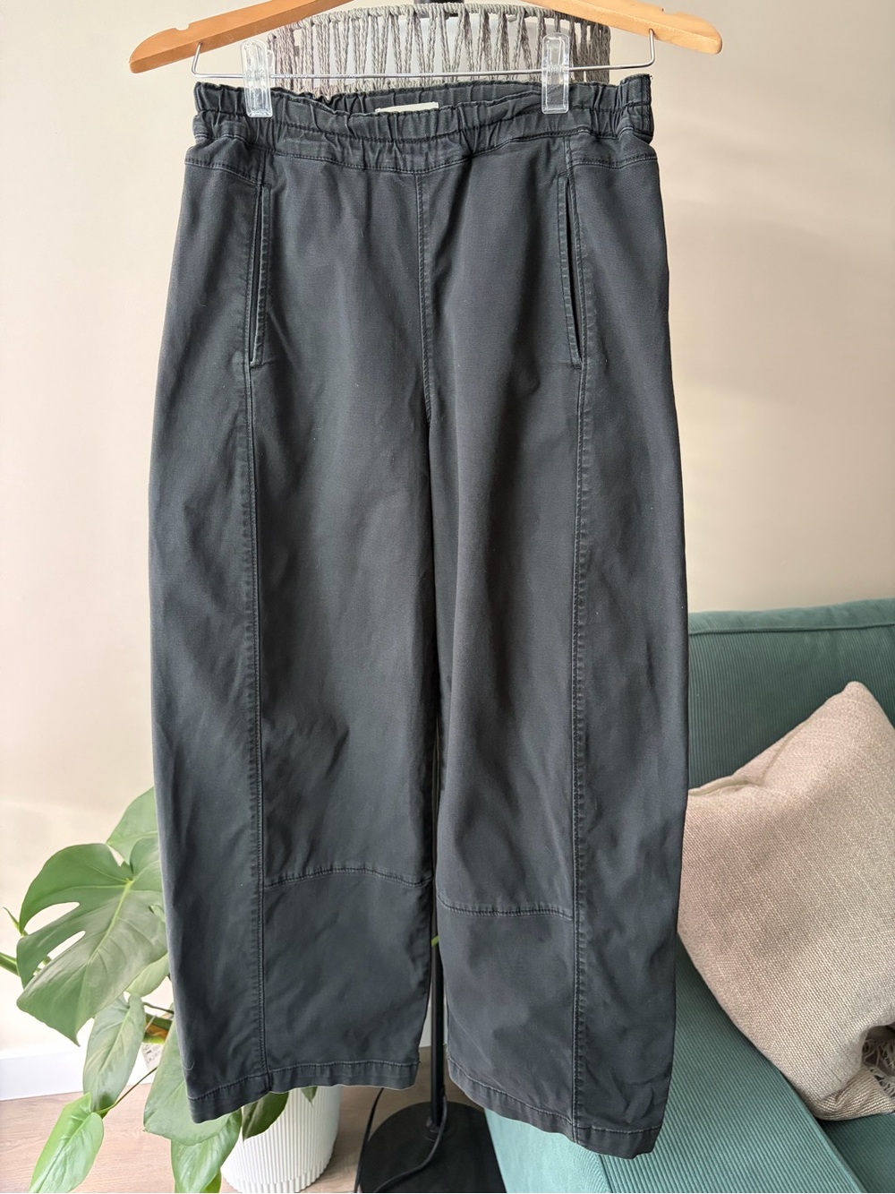 Pilcro Black Elastic-Waist Barrel Pants